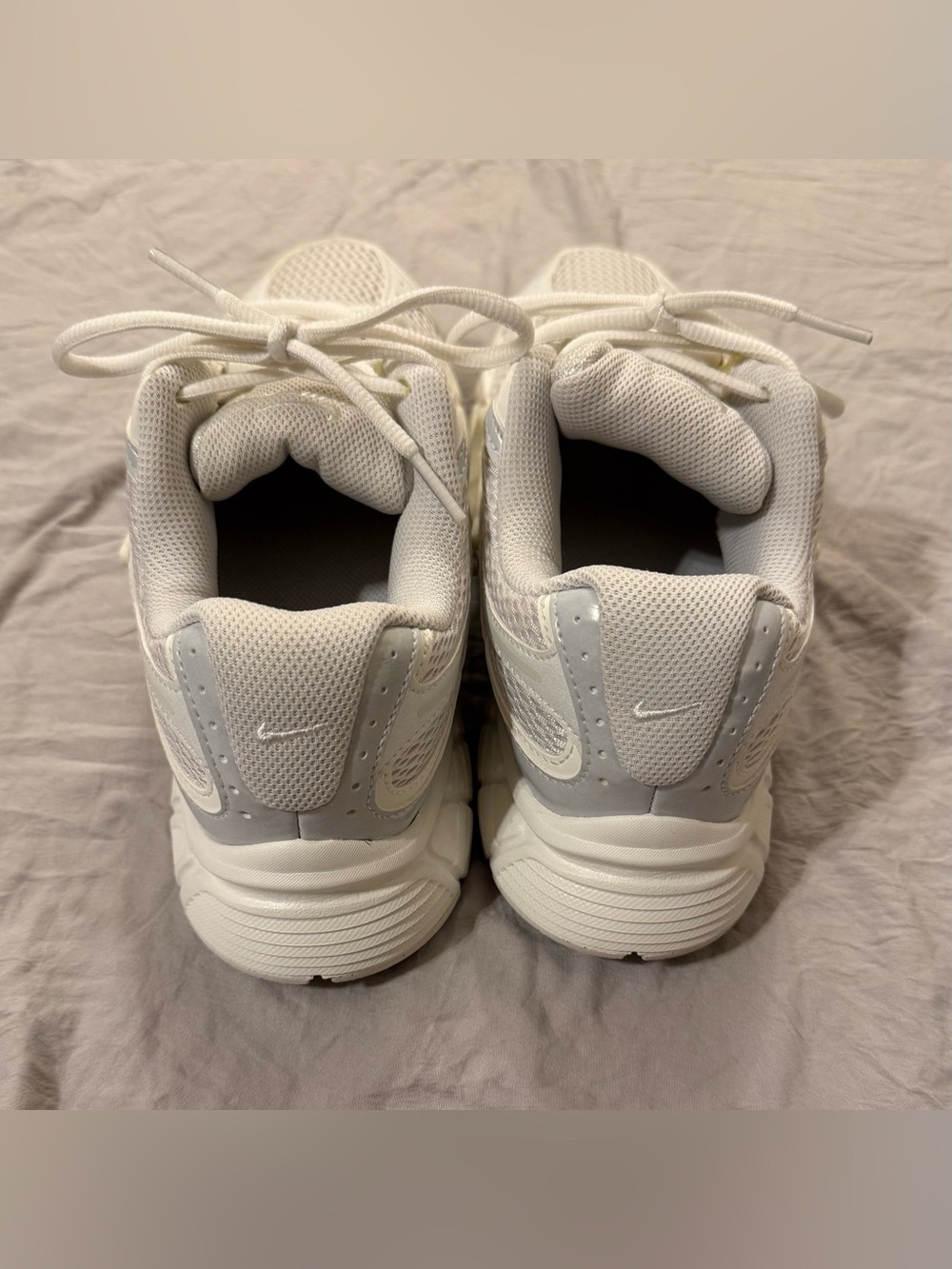 Nike V5 RNR - Picture 3 of 3
